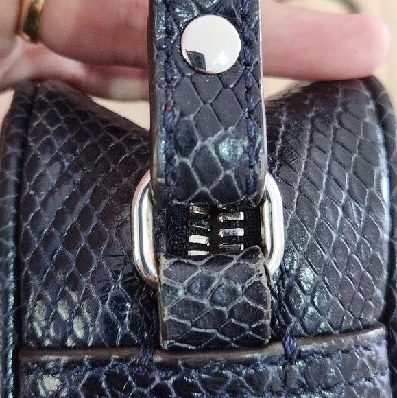 MASSIMO DUTTI Navy Crossbody with Burgundy/Macy Straps - Picture 3 of 9